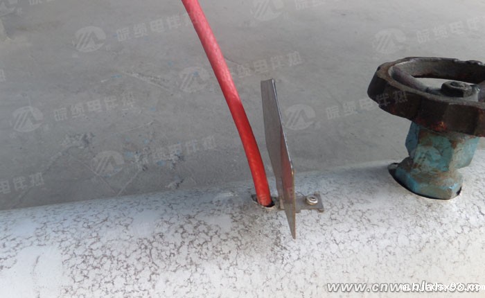 空气管道电伴热带的安装